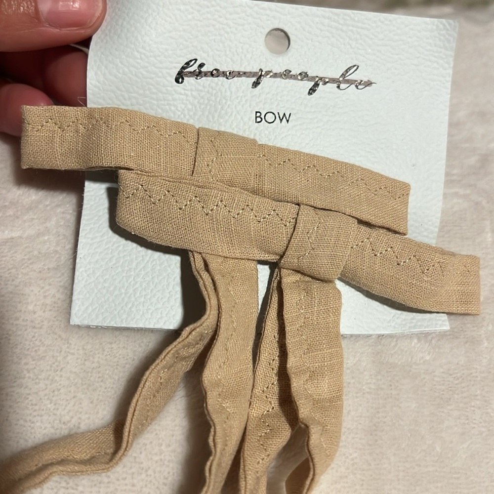 FREE PEOPLE Cutie Pie Bow - Picture 4 of 11
